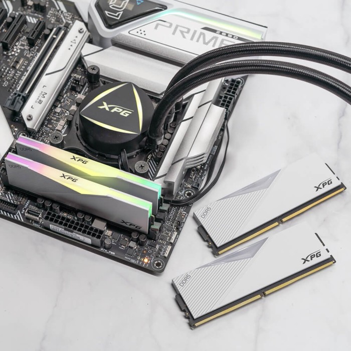 ADATA XPG LANCER RGB White Edition DIMM Kit 32GB, DDR5-6000, CL40-40-40, on-die ECC (AX5U6000C4016G-DCLARWH)