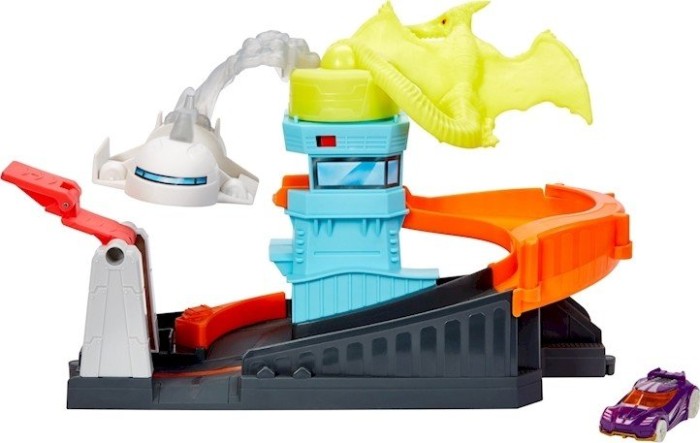 Mattel Hot Wheels Ptero Port Attack Playset (GBF94)
