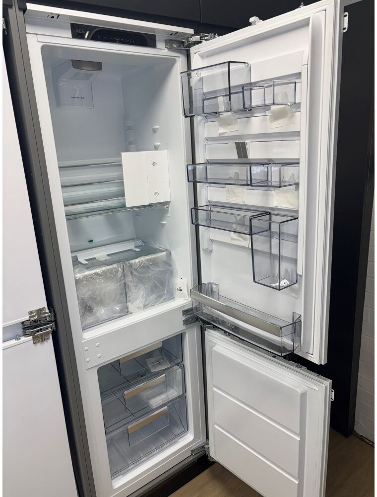 AEG Electrolux SCE818C5TC (925 516 113)