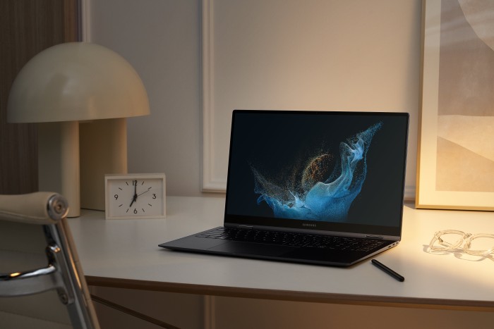 Samsung Galaxy Book2 Pro 360 15 Graphite, Core i7-1260P, 16GB RAM, 512GB SSD, DE (NP950QED-KA2DE)