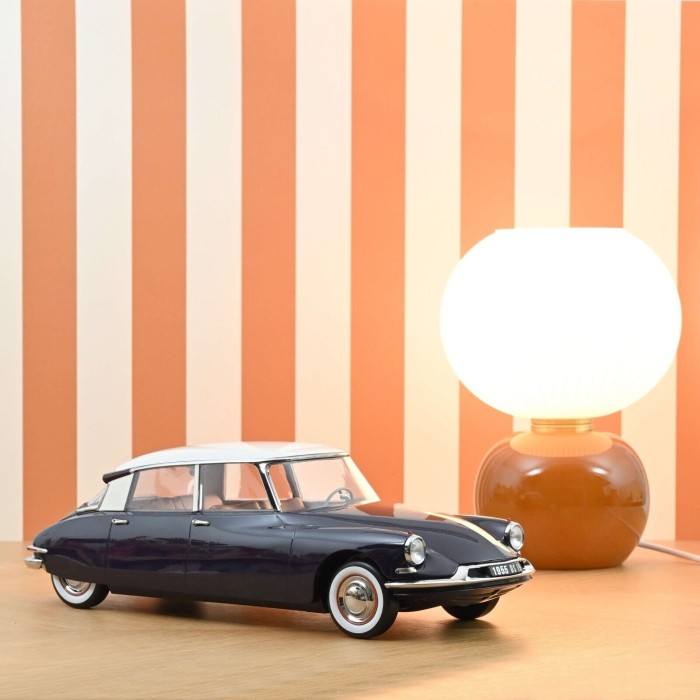Norev Citroën DS 19 1955 violet/beige (121579)