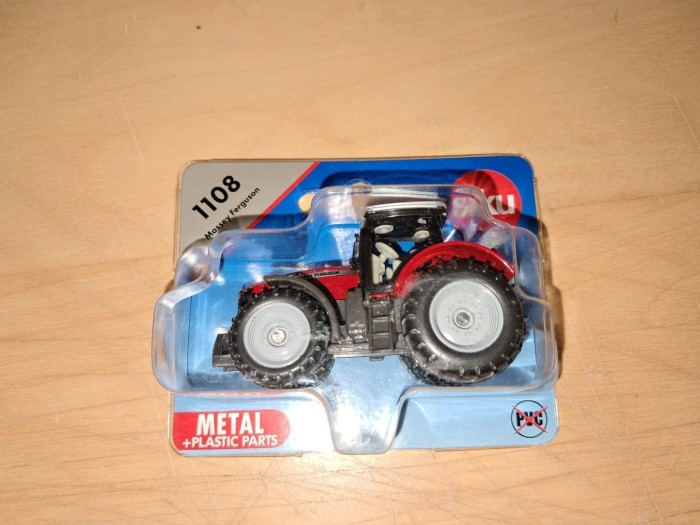 SIKU blister Massey Ferguson (10110800000)