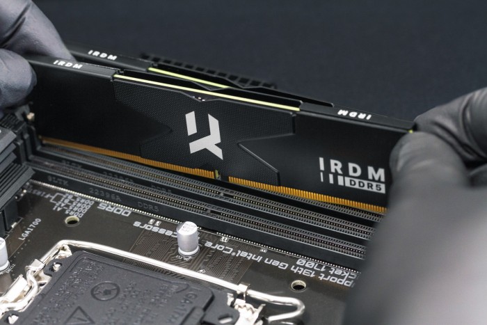 goodram IRDM BLACK SILVER DIMM Kit 32GB, DDR5-6400, CL32-38-38-78, on-die ECC (IR-6400D564L32S/32GDC)